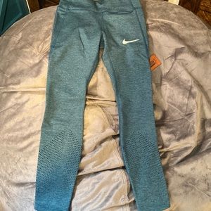Nike Capri workout leggings